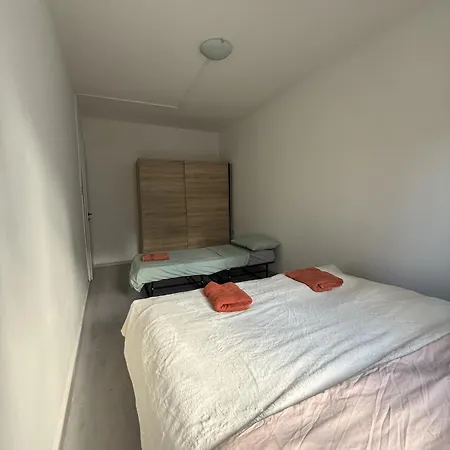 Apartman Calypso 3 Large Stylish In Paceville With Mercury Tower View Ideal For Groups San Ġiljan
