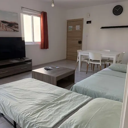 Calypso - 3br In Paceville Appartement