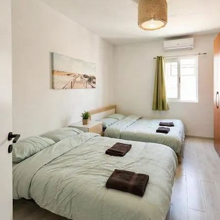 Calypso 3 Large Stylish In Paceville With Mercury Tower View Ideal For Groups Апартаменты *