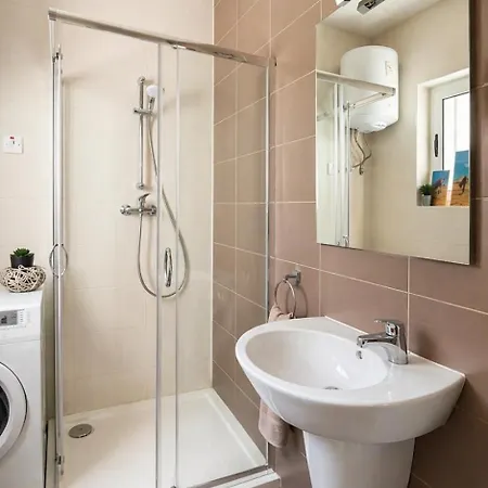 Calypso 3 Large Stylish In Paceville With Mercury Tower View Ideal For Groups